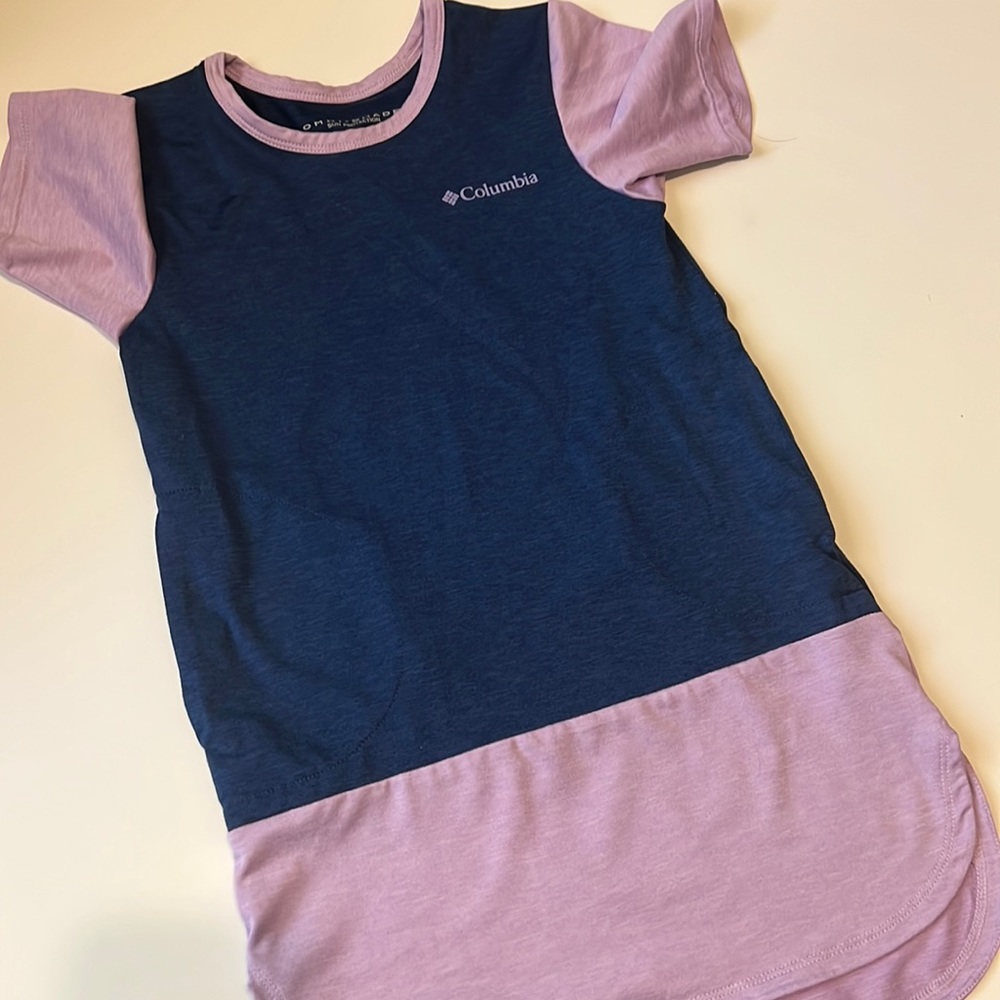 Girls Columbia Omnishade dress with pockets. Size XXS(4-5)